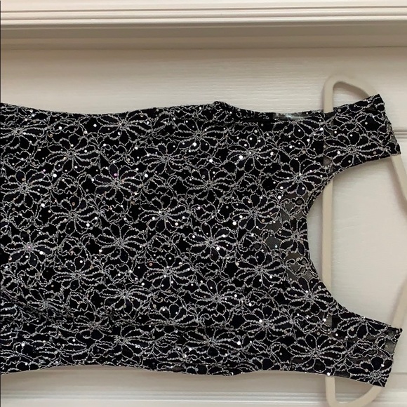 Dress - Picture 2 of 4